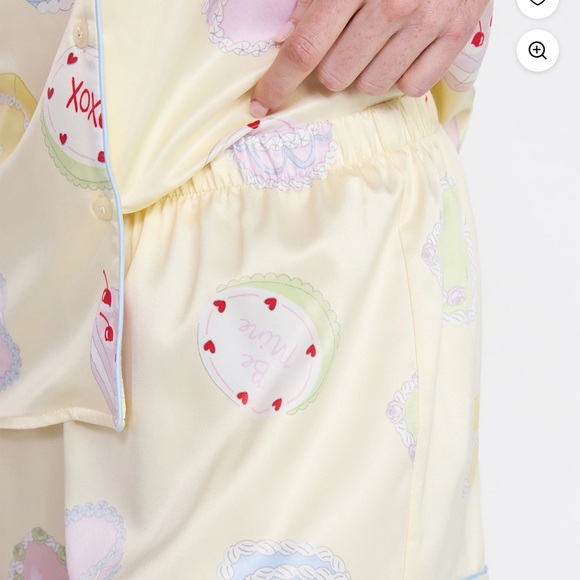 Joyspun Women’s Stretch Satin Short Sleeve Top and Shorts Pajama Set (Small) - Picture 3 of 10